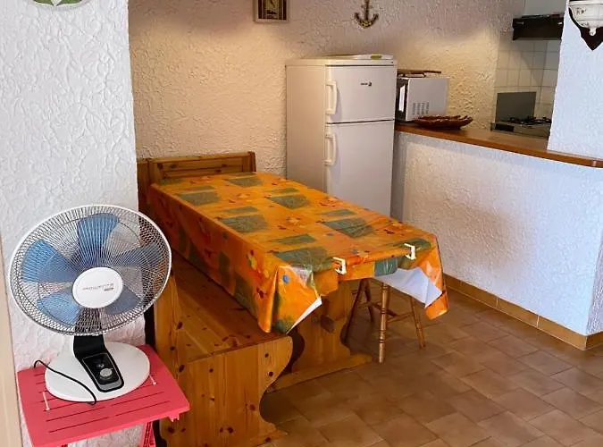 Location 5 Personnes Sant Ambroggio Cocody Village *